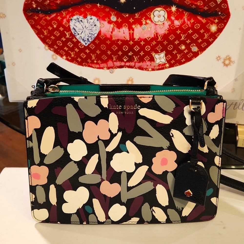 EUC Kate Spade New York Eva Triple Gusset Crossbody